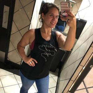 Meet your Posher, Raquel